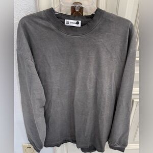 Teen Wear Gray long sleeves shirt. European
